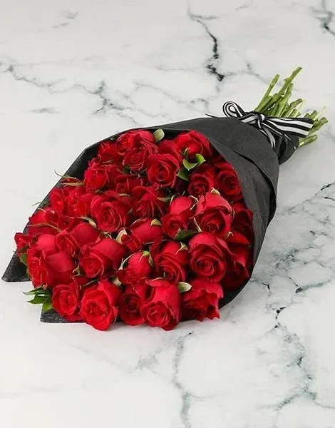 Seductive Red Roses with Gyp